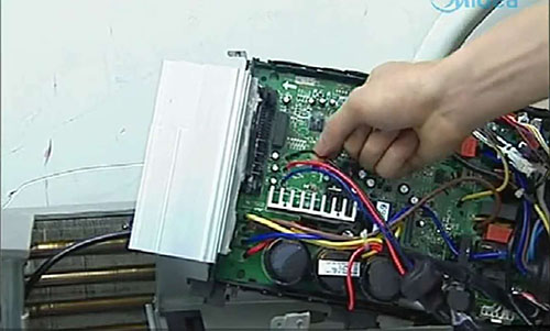 乌尔禾美的空调电话是多少